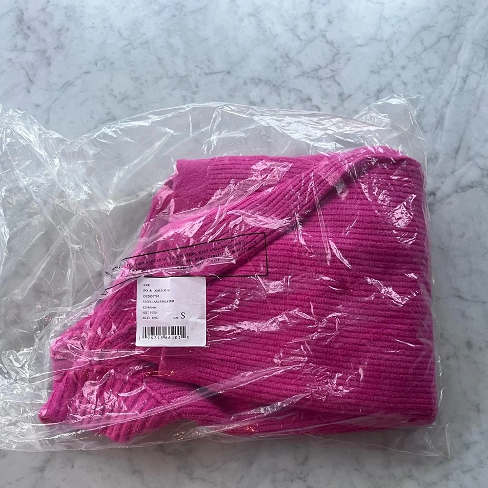 NWT Free People Sunbeam Sweater in Hot Pink Sz Small - Picture 15 of 15